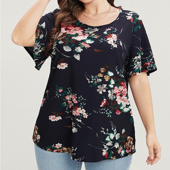 BloomChic Tops - BloomChic Navy Floral Scoop-neck Short SleeveTop Plus Size 28 5X